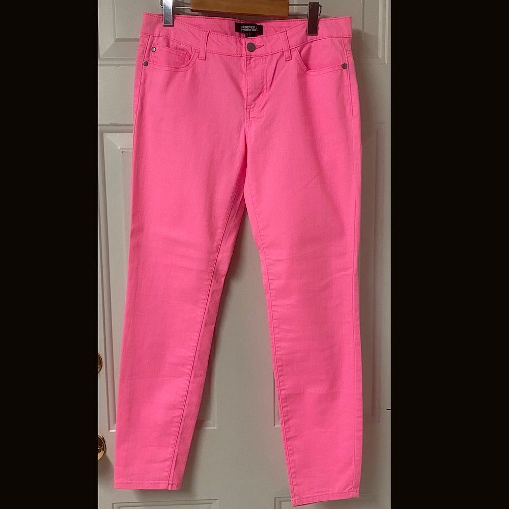 Forever 21 Low Rise Cropped Neon Pink Jeans